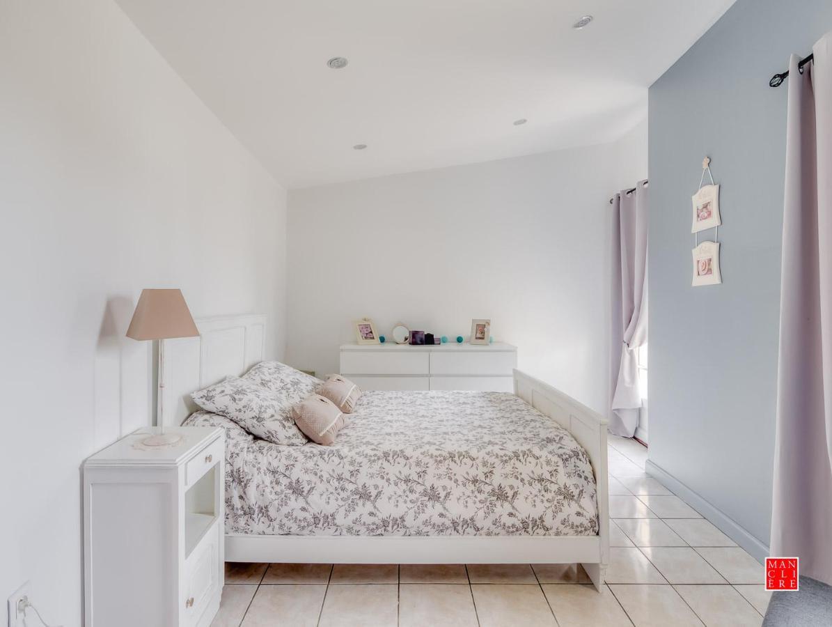 Maison Blanche Piscine Et Petit Dejeuner Châtellerault Екстериор снимка