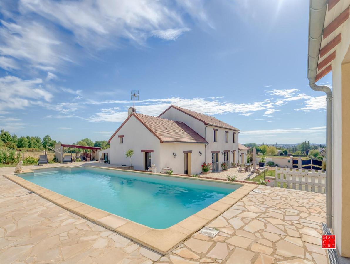 Maison Blanche Piscine Et Petit Dejeuner Châtellerault Екстериор снимка
