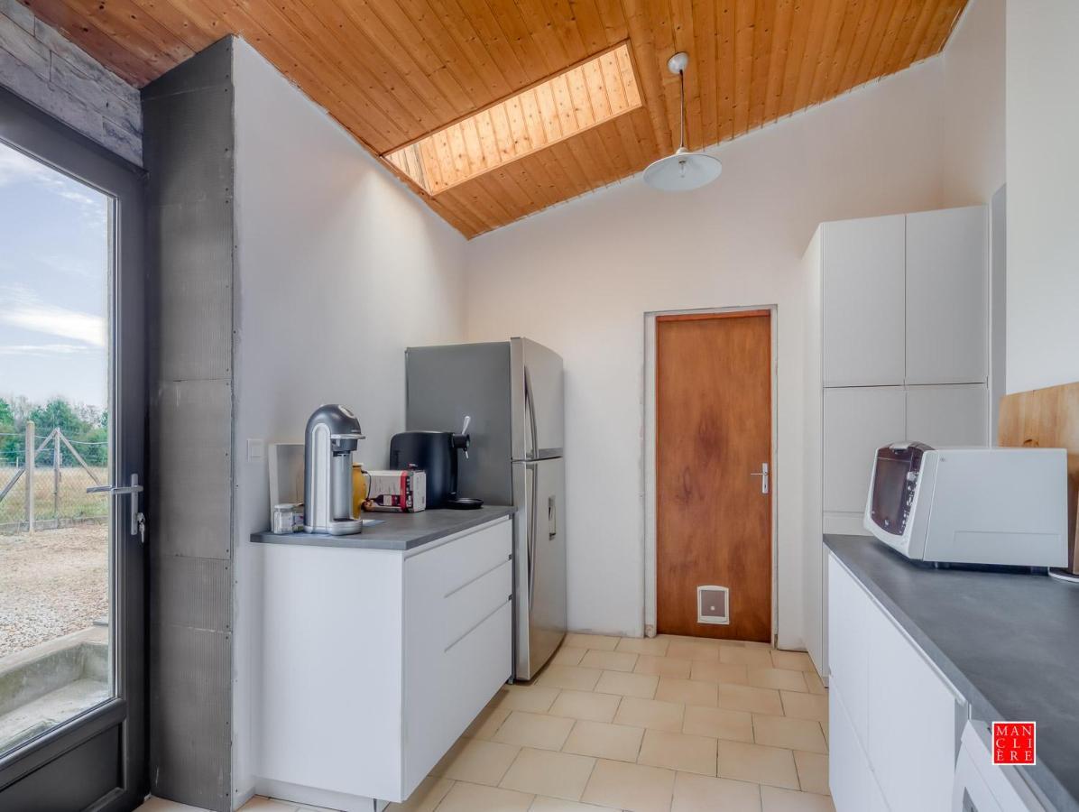 Maison Blanche Piscine Et Petit Dejeuner Châtellerault Екстериор снимка