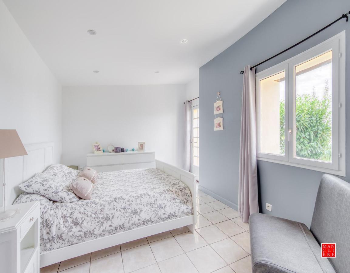 Maison Blanche Piscine Et Petit Dejeuner Châtellerault Екстериор снимка