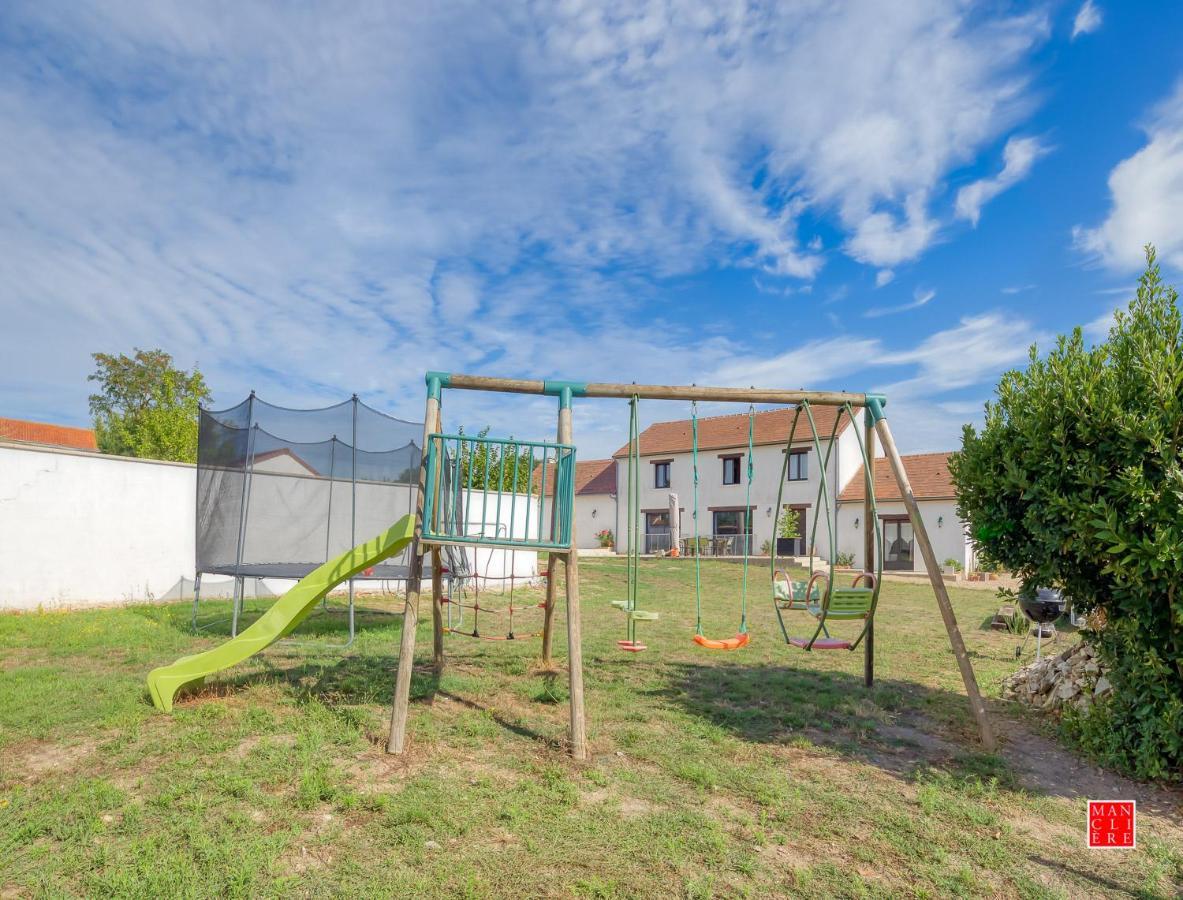 Maison Blanche Piscine Et Petit Dejeuner Châtellerault Екстериор снимка